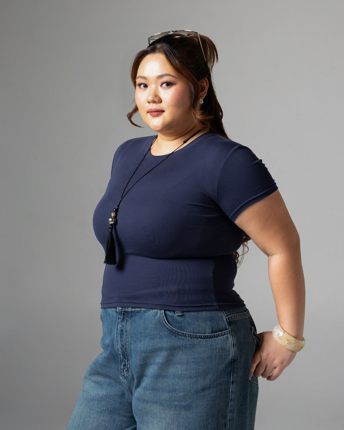Avery Top Navy, big size, detail depan