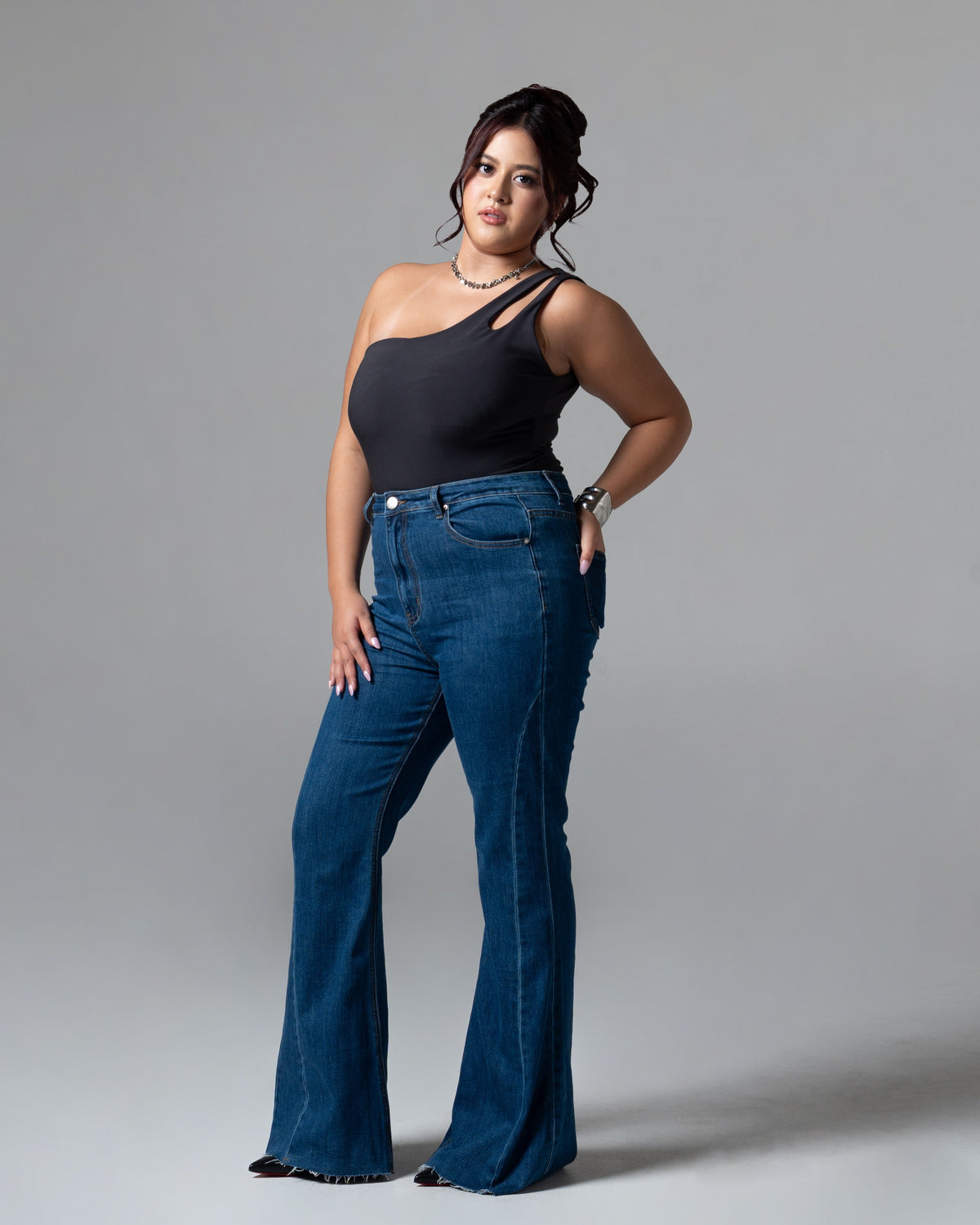 Blair Cutbray Jeans Dark Blue, mid size, tampak depan