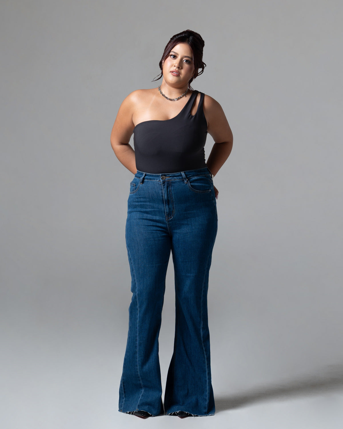 Blair Cutbray Jeans Dark Blue, mid size, tampak depan