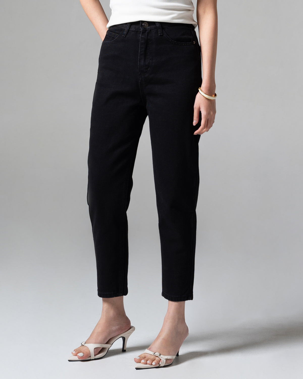 Boston Mom Jeans Black, regular size, detail depan