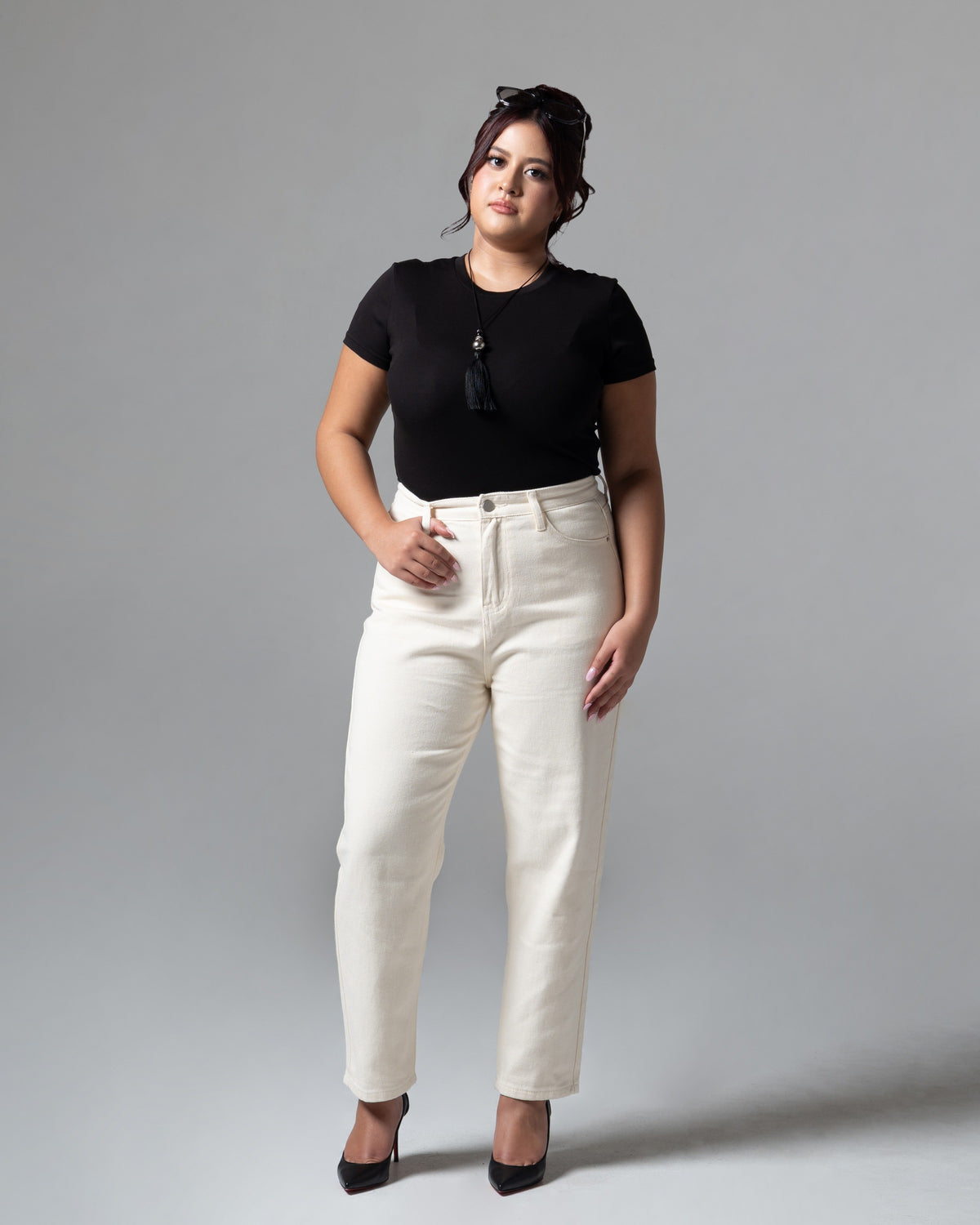 Boston Mom Jeans Cream, mid size, tampak depan