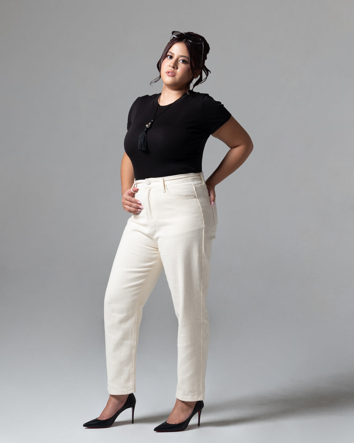 Boston Mom Jeans Cream, mid size, tampak depan