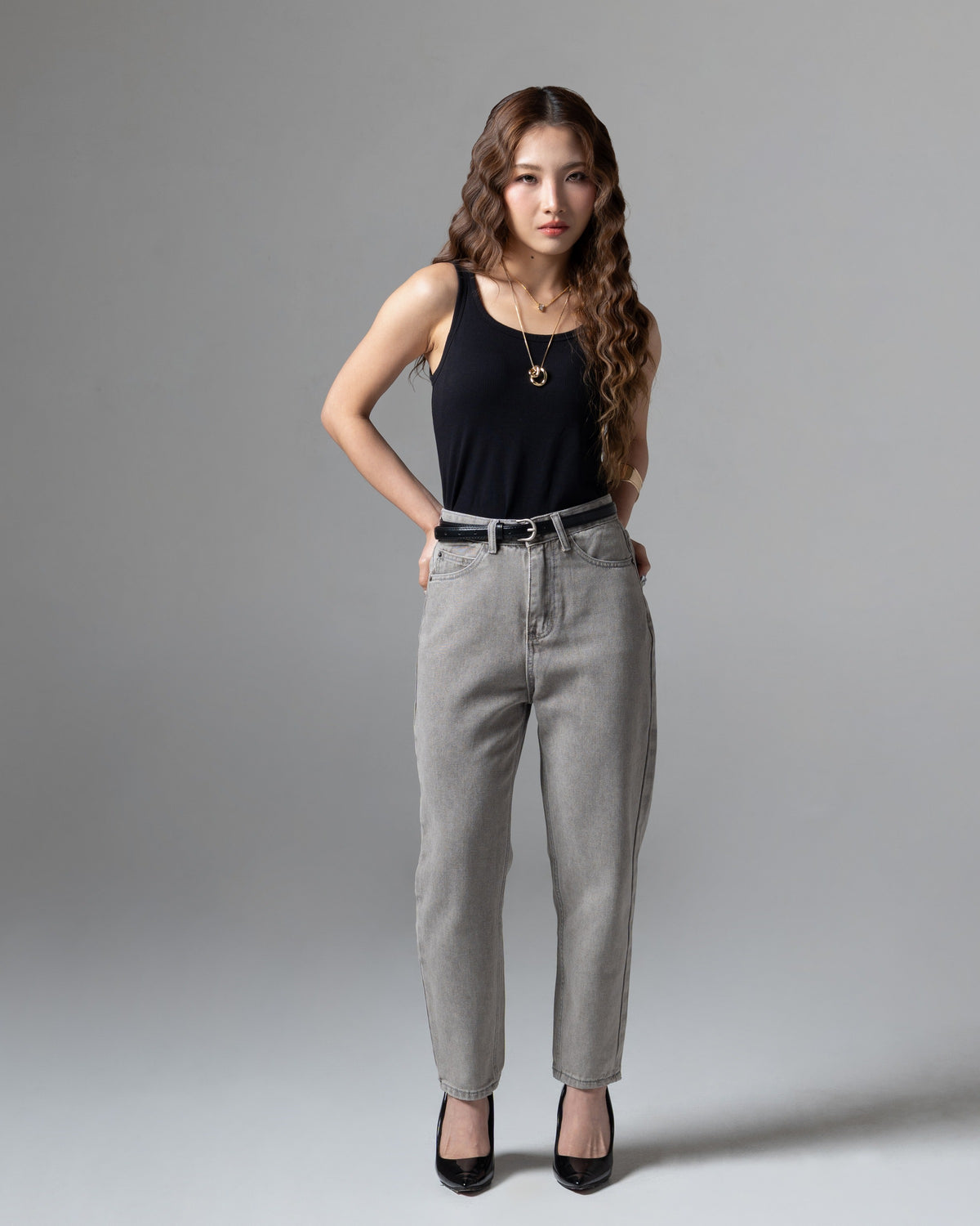 Boston Mom Jeans Light Grey, petite size, tampak depan