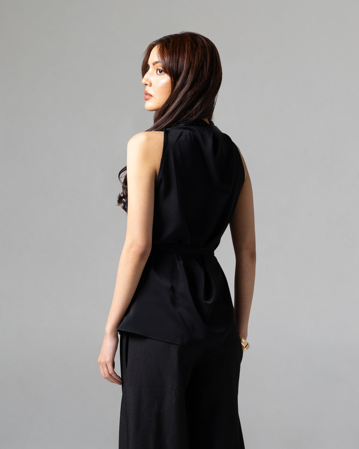 Clyde Top Black, regular size, detail belakang