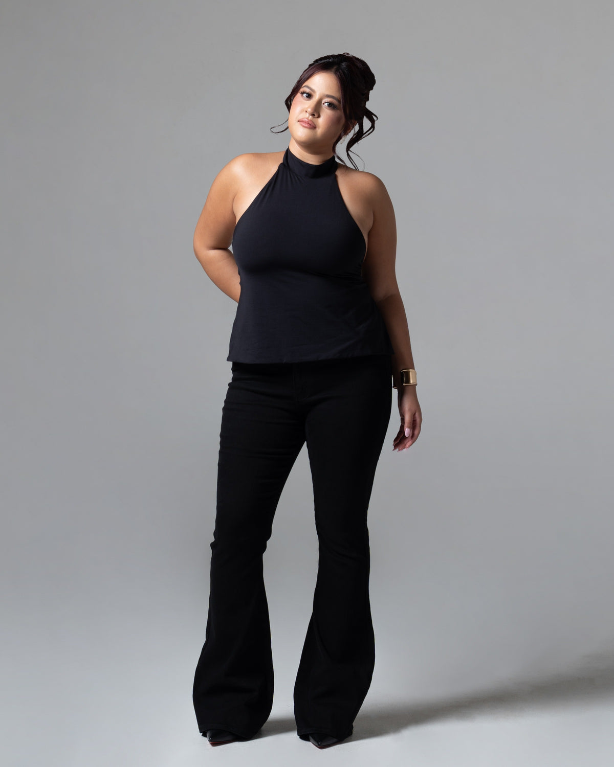 Kelly Flare Jeans Black, mid size, tampak depan