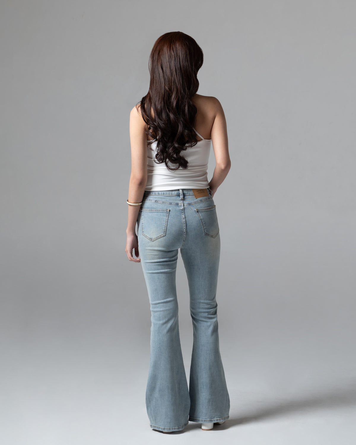 Kelly Flare Jeans Light Blue, regular size, tampak belakang