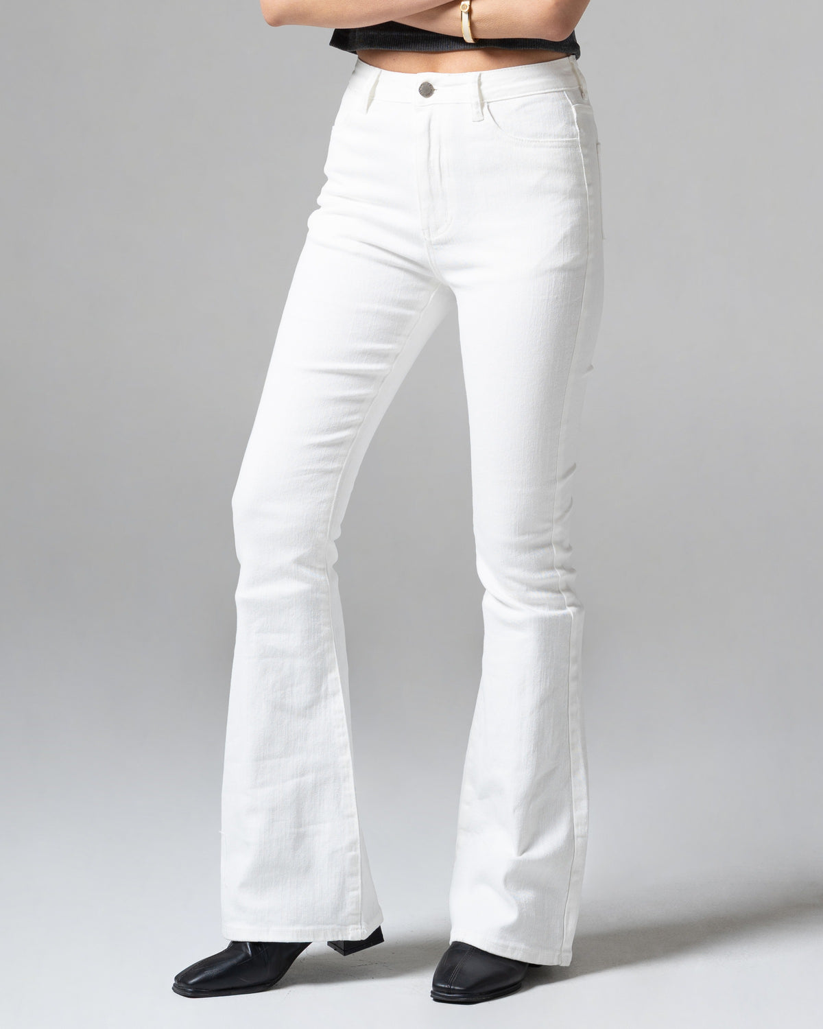 Kelly Flare Jeans White, regular size, detail depan