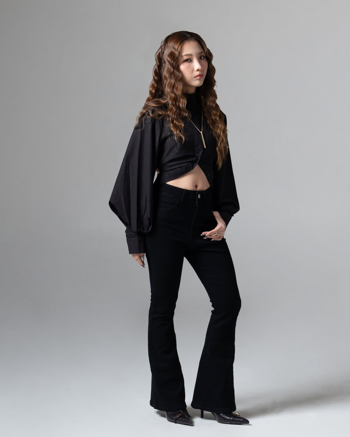 Kelly Flare Jeans Petite Black, petite size, tampak depan