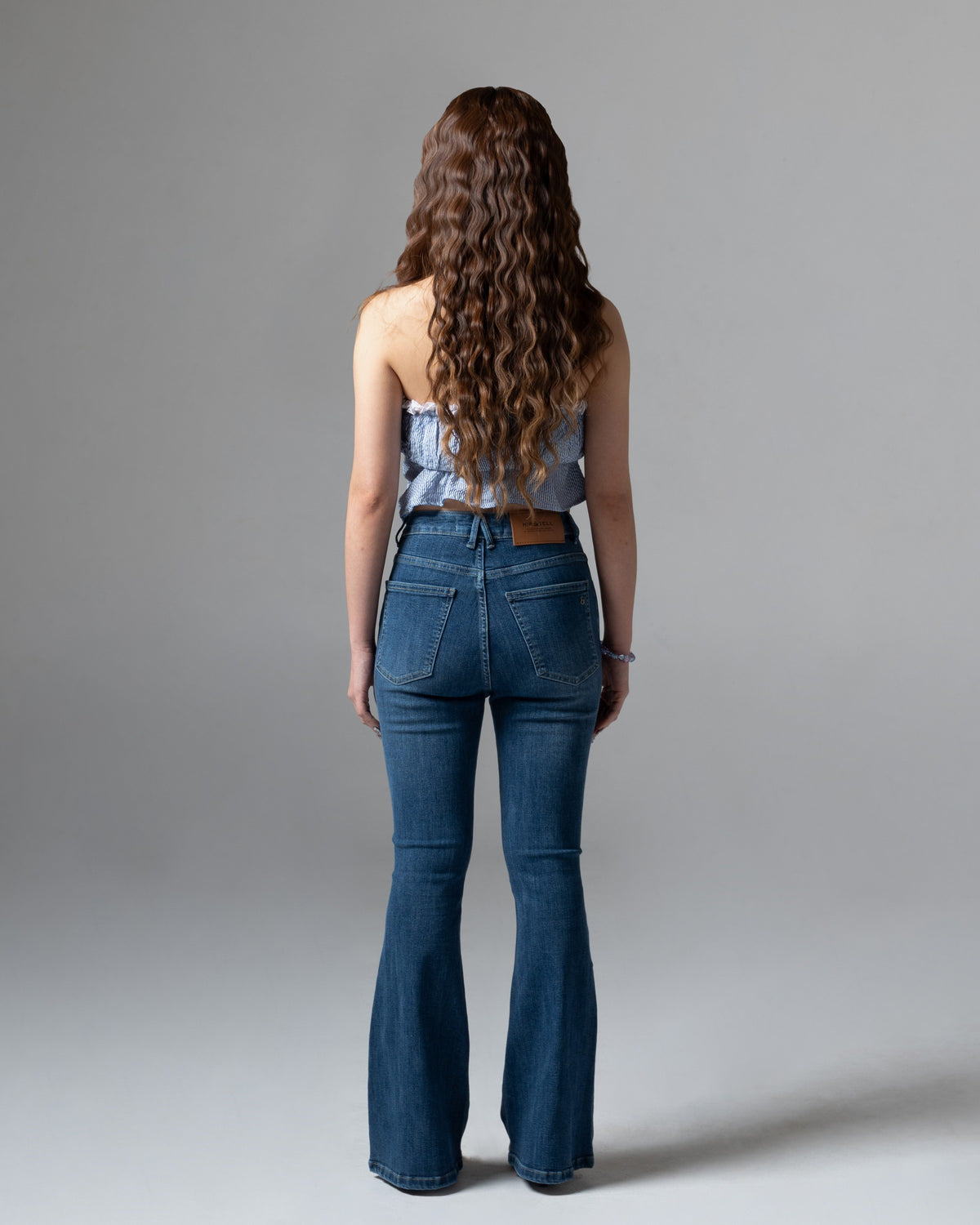 Kelly Flare Jeans Petite Ocean Blue, petite size, tampak belakang