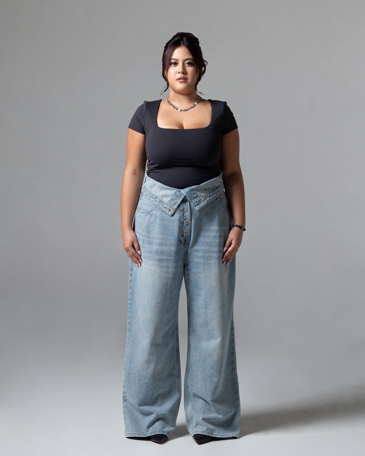 Kourtney Baggy Jeans, mid size, tampak depan