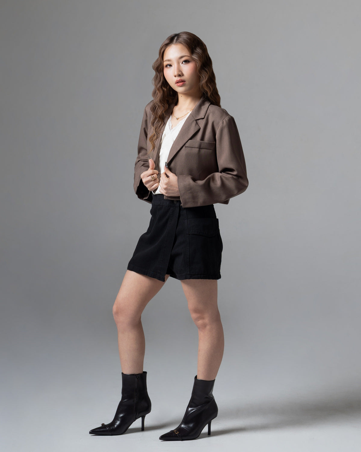 Monet Skort Jeans Black, petite size, tampak depan
