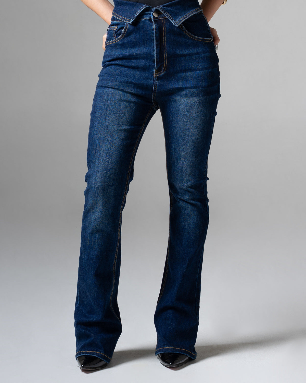 Vivienne Cutbray Jeans Black Blue, detail depan